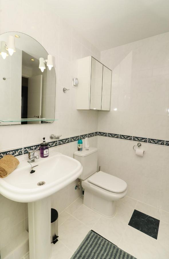 Family Apartment Walking Distance To The Sea And All Amenities Sitio de Calahonda ภายนอก รูปภาพ