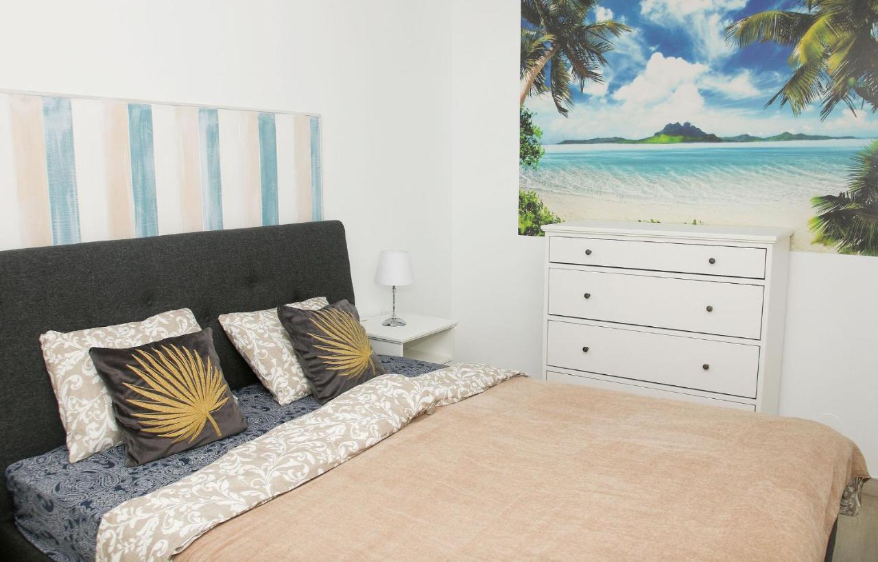 Family Apartment Walking Distance To The Sea And All Amenities Sitio de Calahonda ภายนอก รูปภาพ